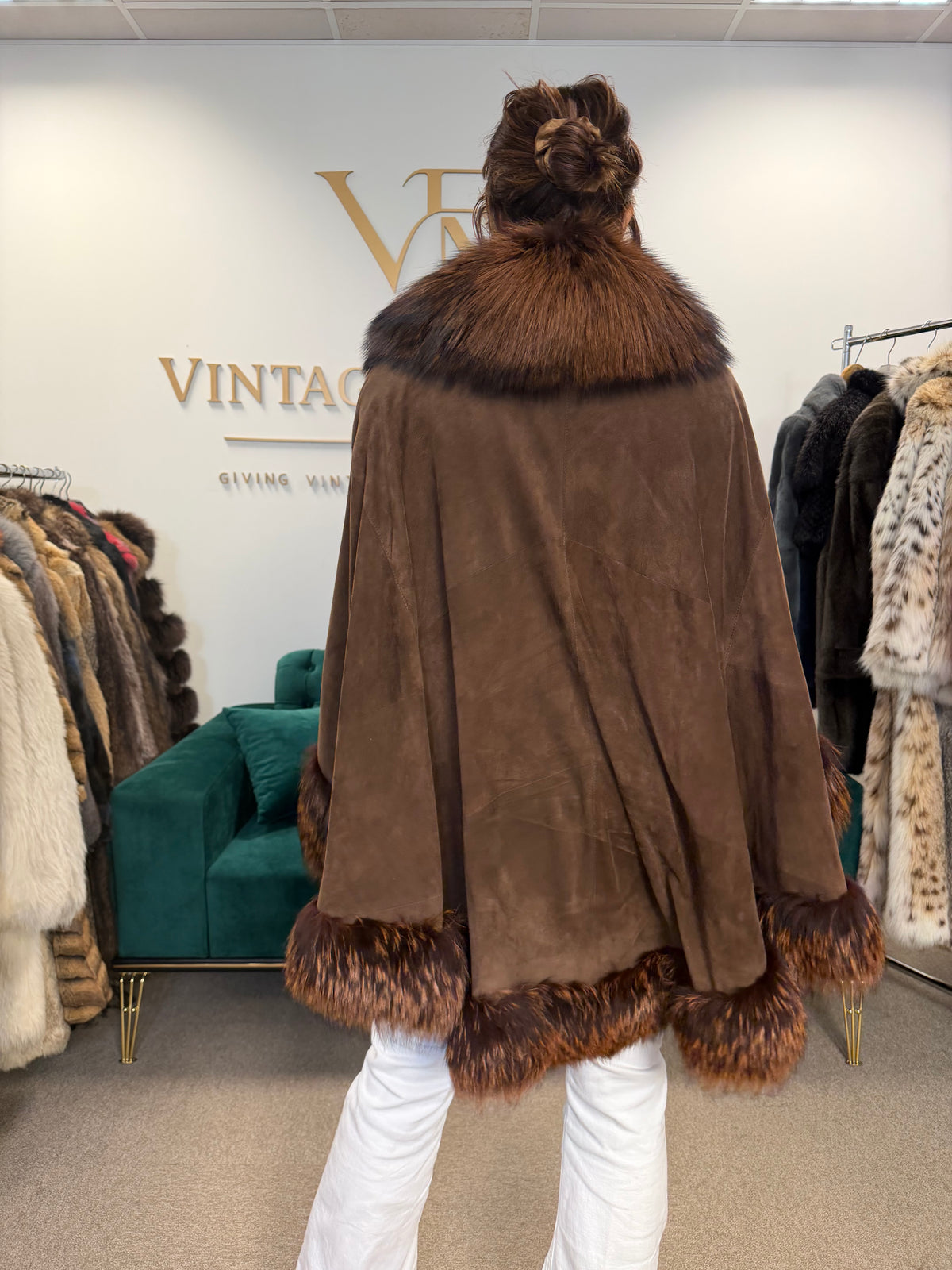 Lamb Nappa Leather Cape with Finn Raccoon & Fox, XL, La Mia