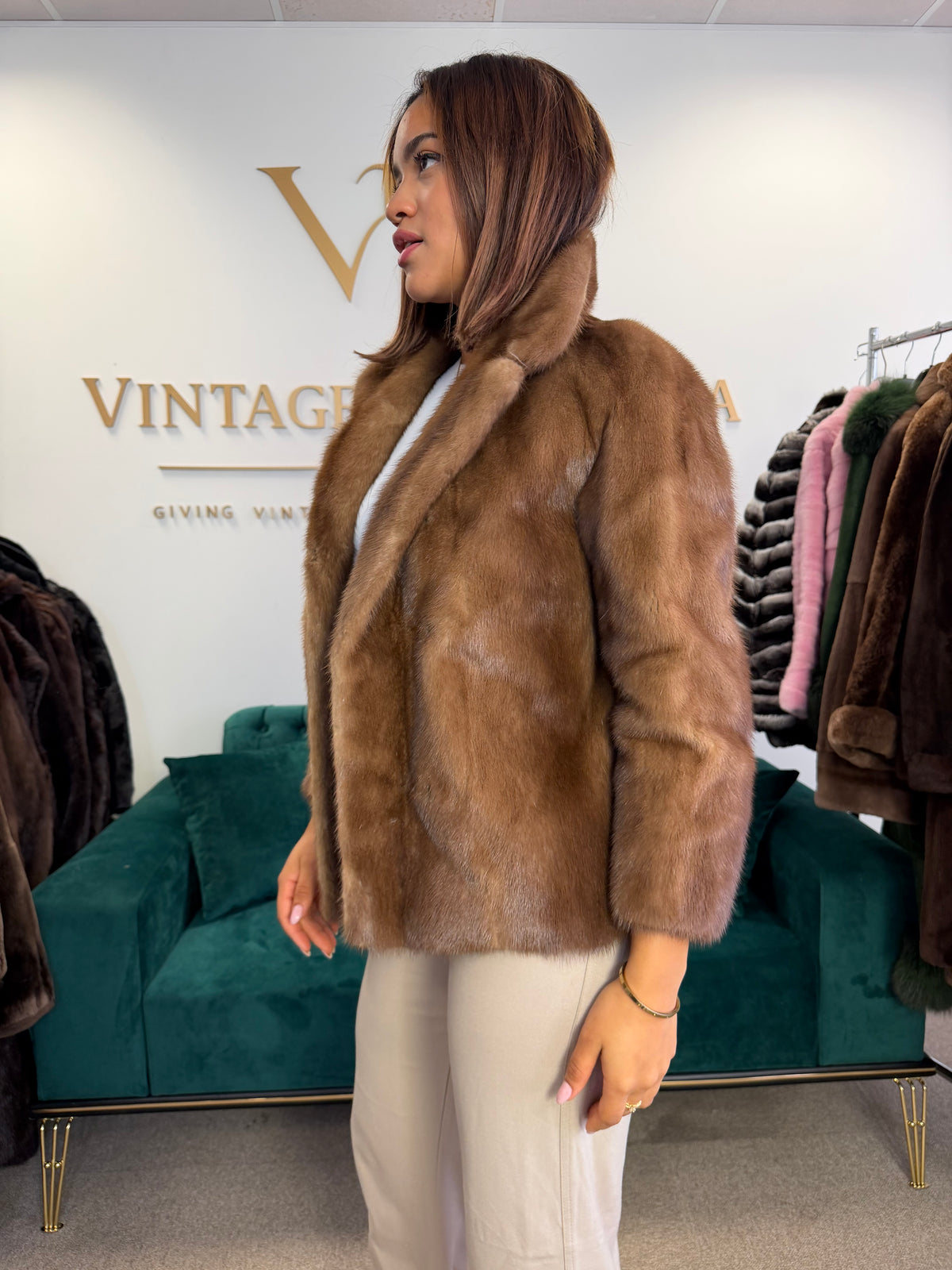 Short Brown SAGA Mink Fur Jacket, M/L