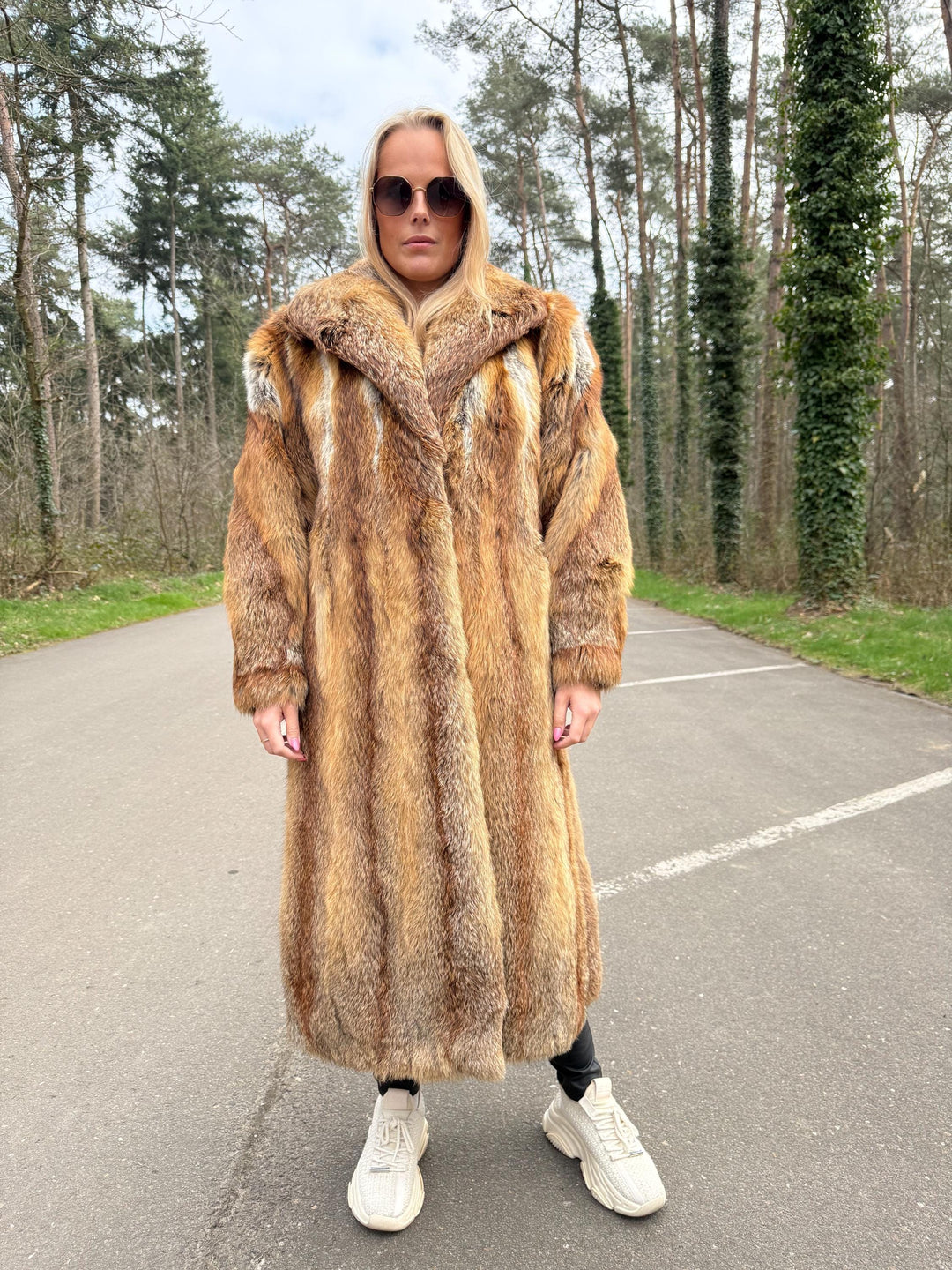 Full-Length Red Fox Fur Coat – Genuine Real Fox Fur – L/XL Size Vintage Winter Coat – Luxury Women’s Outerwear – High-Quality Fur Jacket