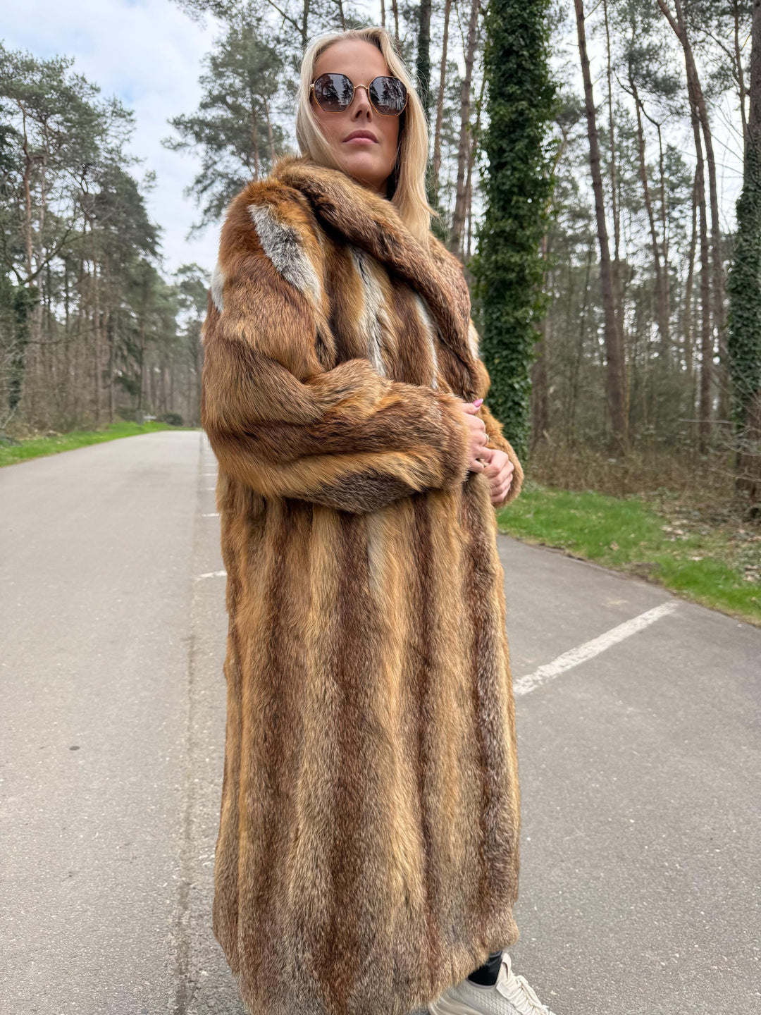 Full-Length Red Fox Fur Coat – Genuine Real Fox Fur – L/XL Size Vintage Winter Coat – Luxury Women’s Outerwear – High-Quality Fur Jacket
