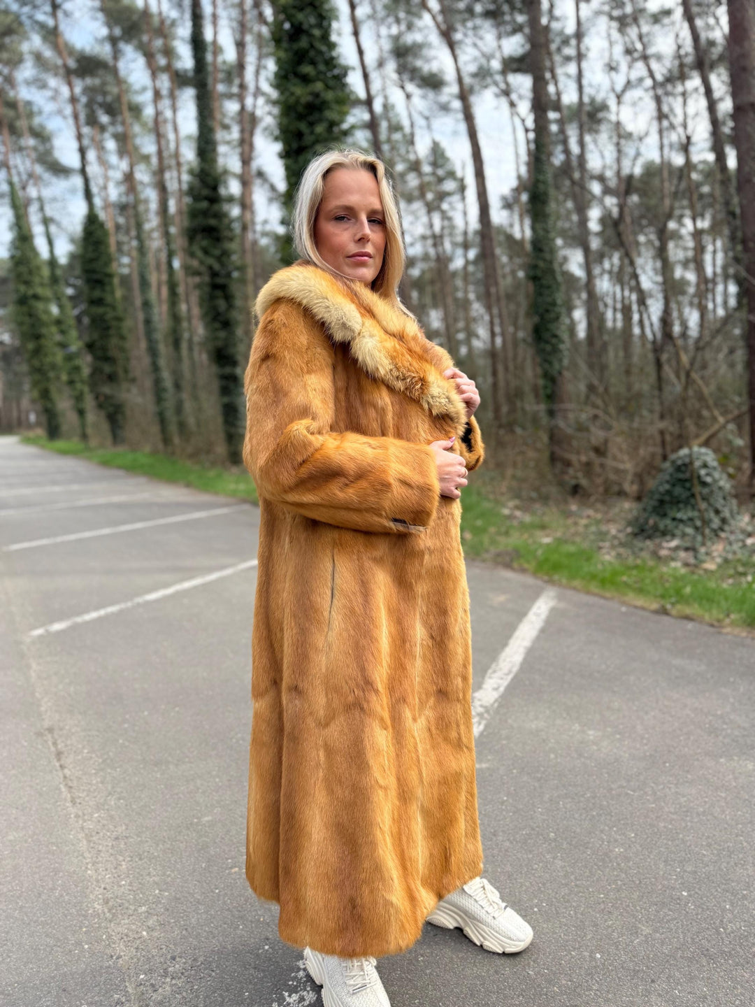 Golden Coyote Fur Coat with Red Fox Fur Collar, Large Size, Full-Length Fur Coat,  Luxurious and Warm Women's Fur Coat, Eye-Catching Design