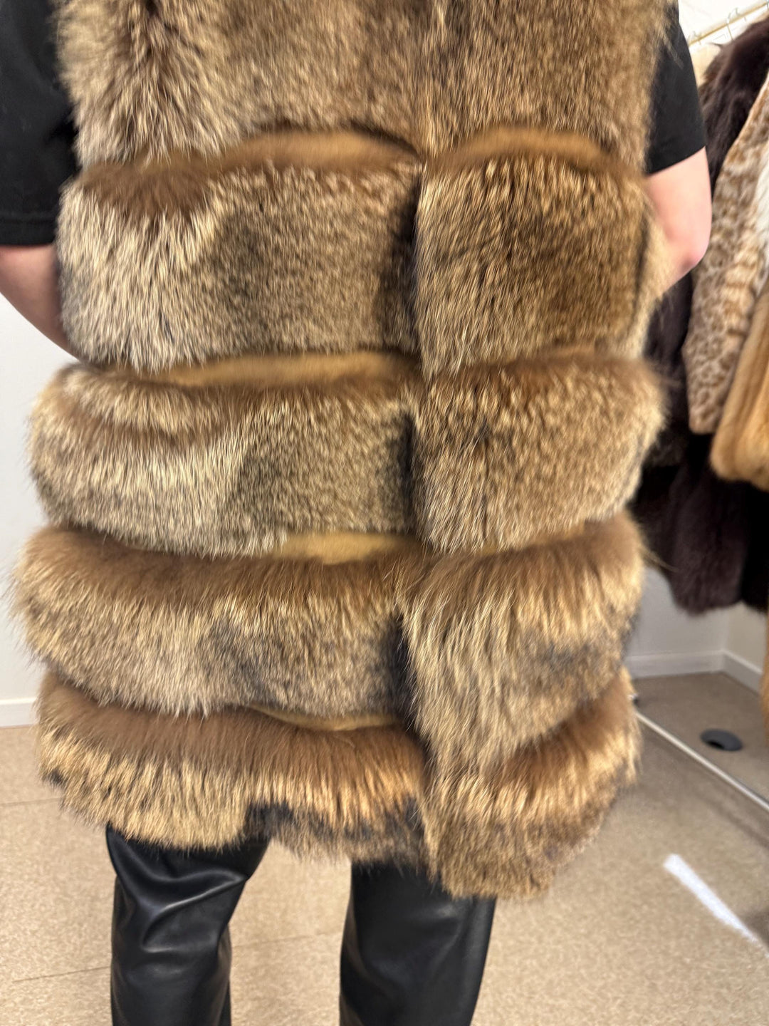 Brown fox fur vest in medium size, real fur vest, new, medium size, fox fur vest