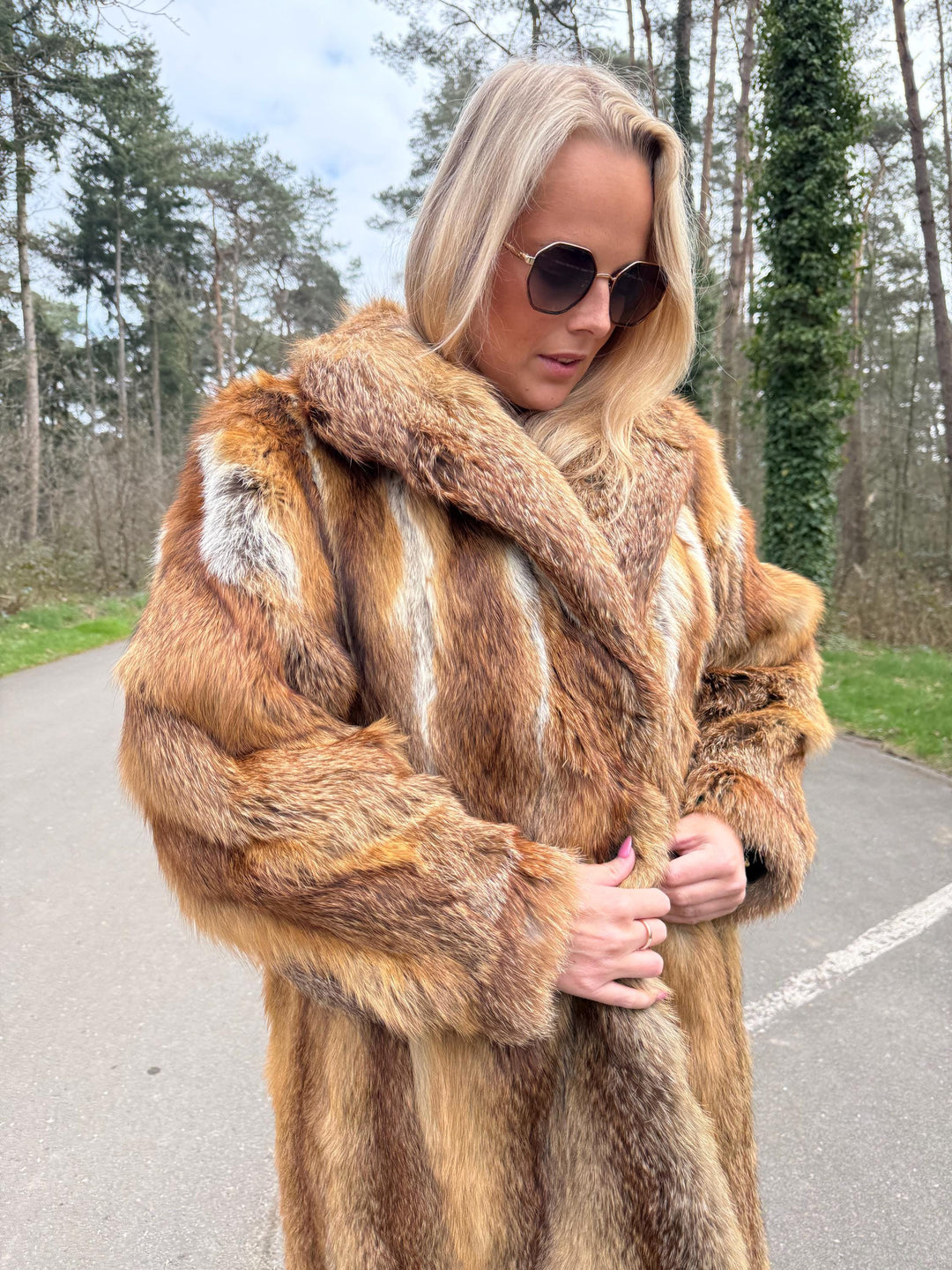 Full-Length Red Fox Fur Coat – Genuine Real Fox Fur – L/XL Size Vintage Winter Coat – Luxury Women’s Outerwear – High-Quality Fur Jacket