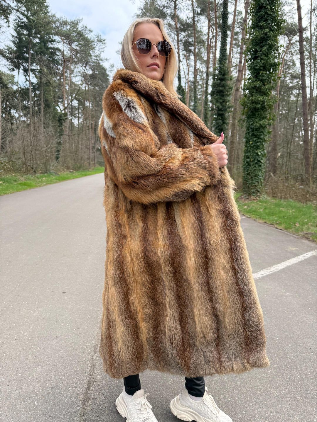 Full-Length Red Fox Fur Coat – Genuine Real Fox Fur – L/XL Size Vintage Winter Coat – Luxury Women’s Outerwear – High-Quality Fur Jacket