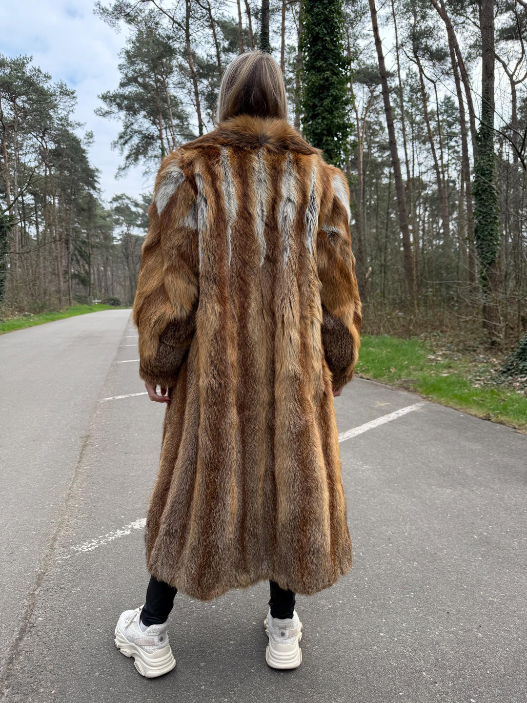 Full-Length Red Fox Fur Coat – Genuine Real Fox Fur – L/XL Size Vintage Winter Coat – Luxury Women’s Outerwear – High-Quality Fur Jacket