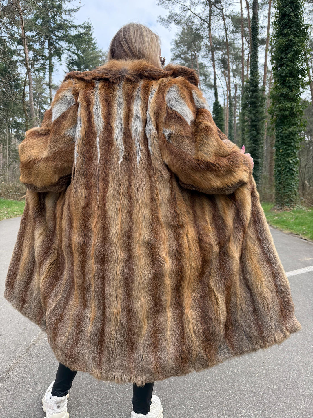Full-Length Red Fox Fur Coat – Genuine Real Fox Fur – L/XL Size Vintage Winter Coat – Luxury Women’s Outerwear – High-Quality Fur Jacket