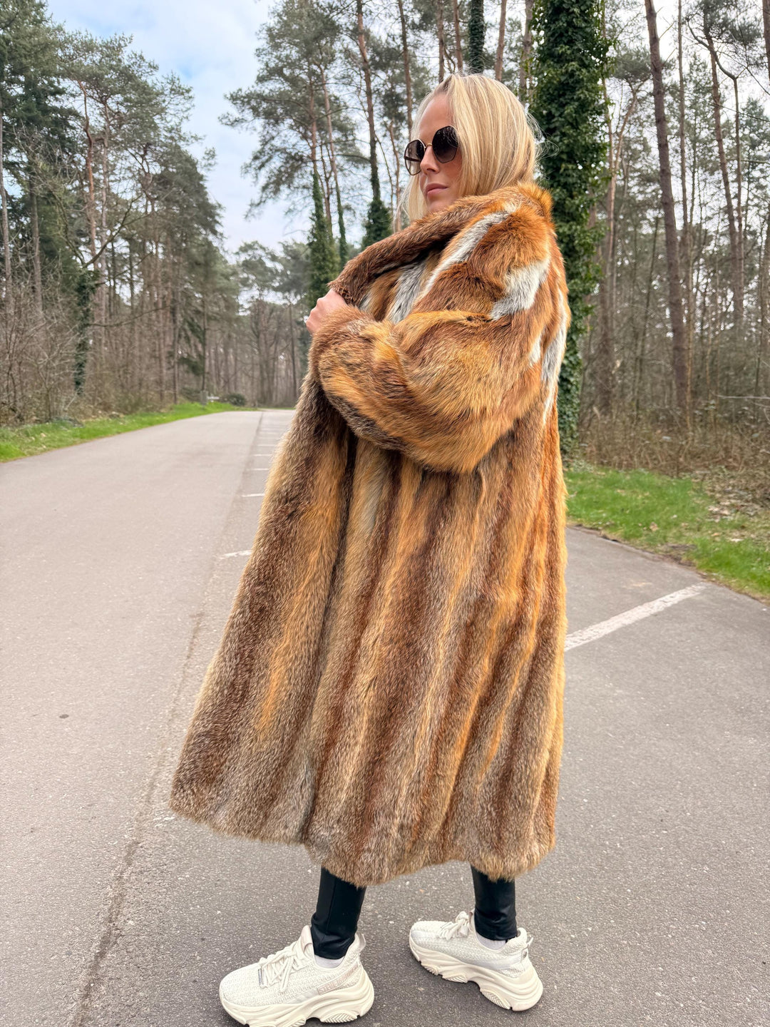 Full-Length Red Fox Fur Coat – Genuine Real Fox Fur – L/XL Size Vintage Winter Coat – Luxury Women’s Outerwear – High-Quality Fur Jacket