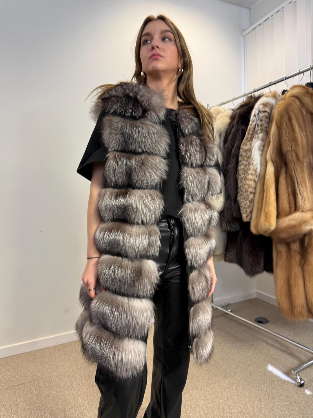 Silver fox fur vest in medium size, real fur vest, new, medium size, fox fur vest