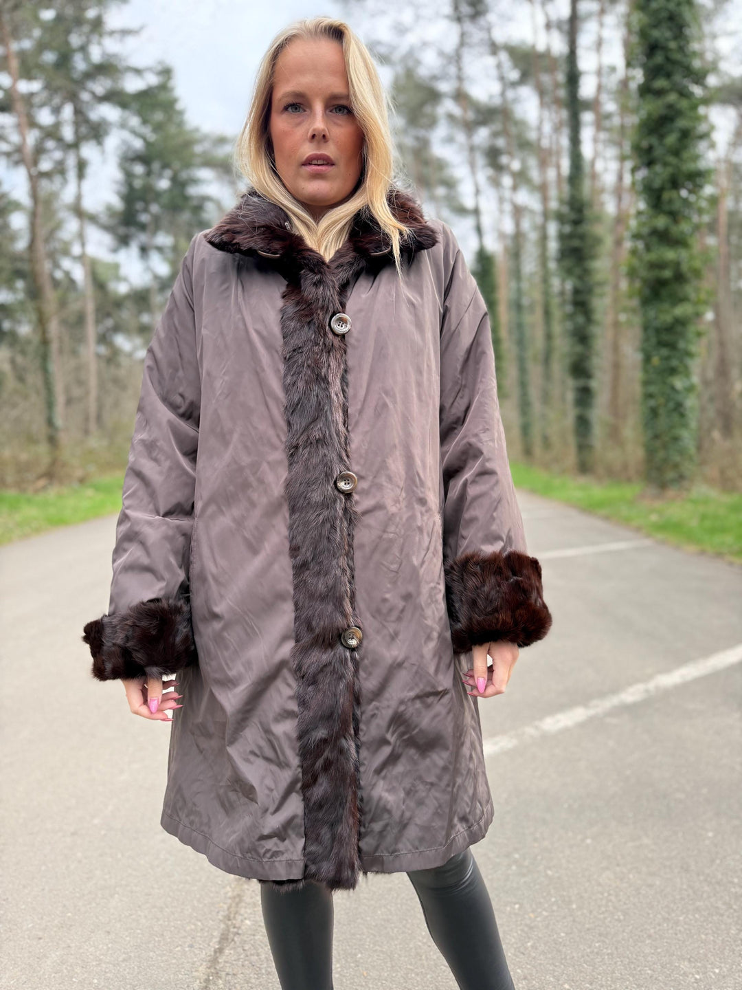 New Double-Sided Brown Mink Fur Coat, Large Size, Never Worn, Real Mink Fur Made with Fur Pieces, Luxurious & Rare Find Mink Fur Coat, Long