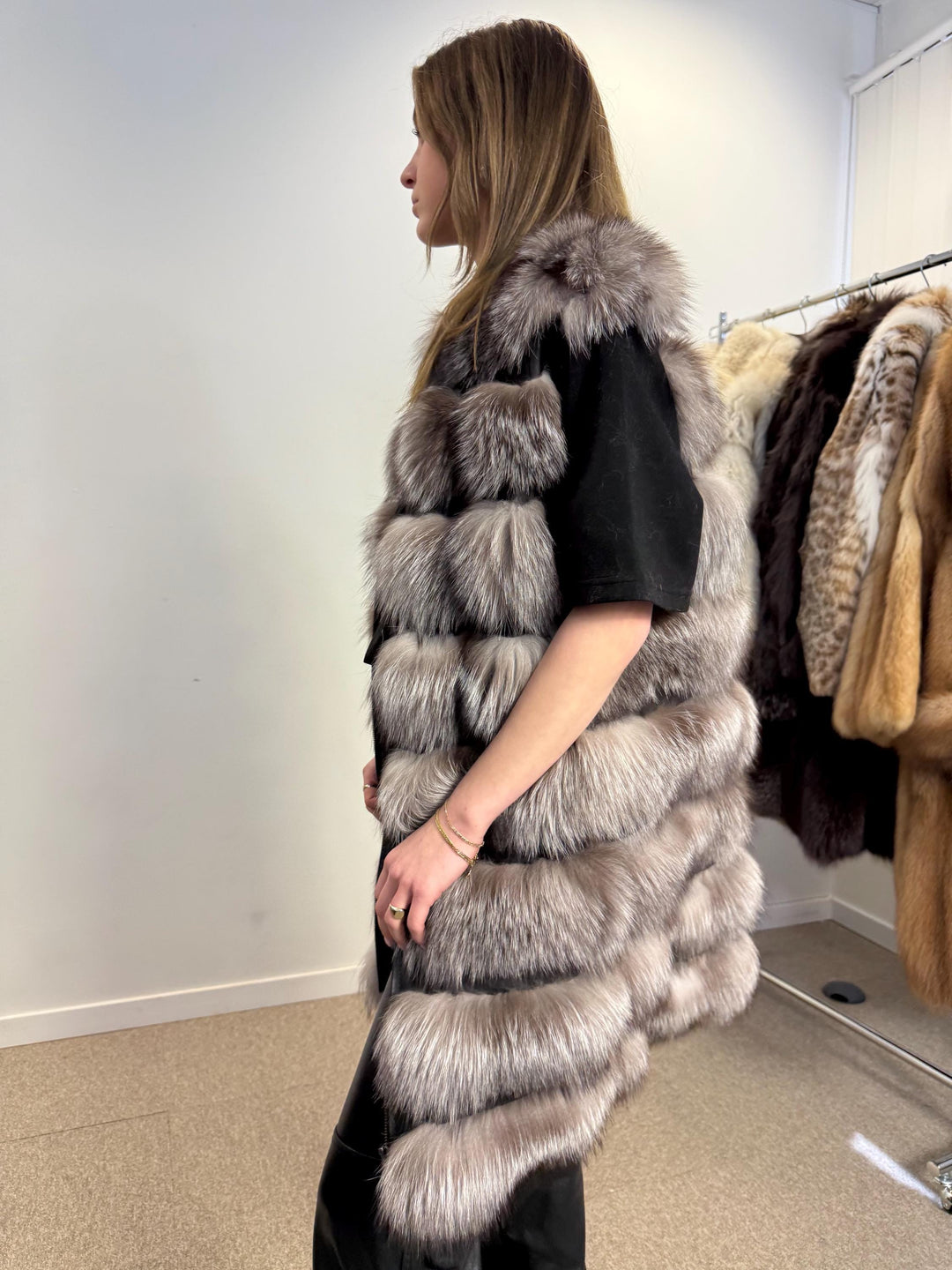 Silver fox fur vest in medium size, real fur vest, new, medium size, fox fur vest