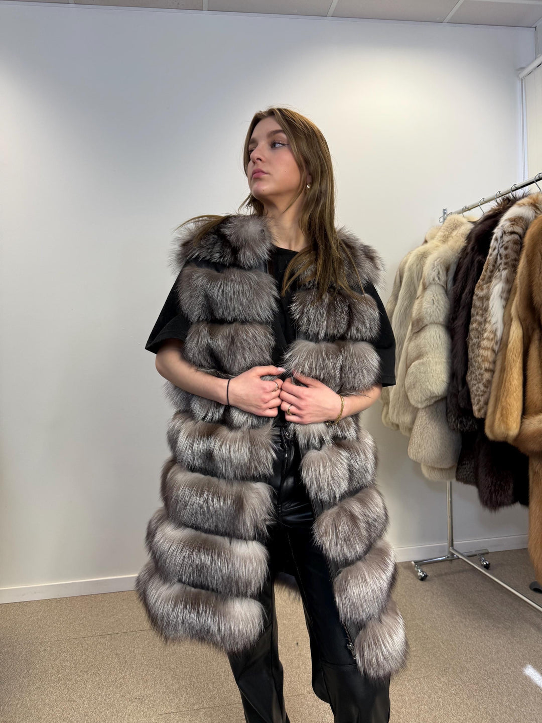 Silver fox fur vest in medium size, real fur vest, new, medium size, fox fur vest