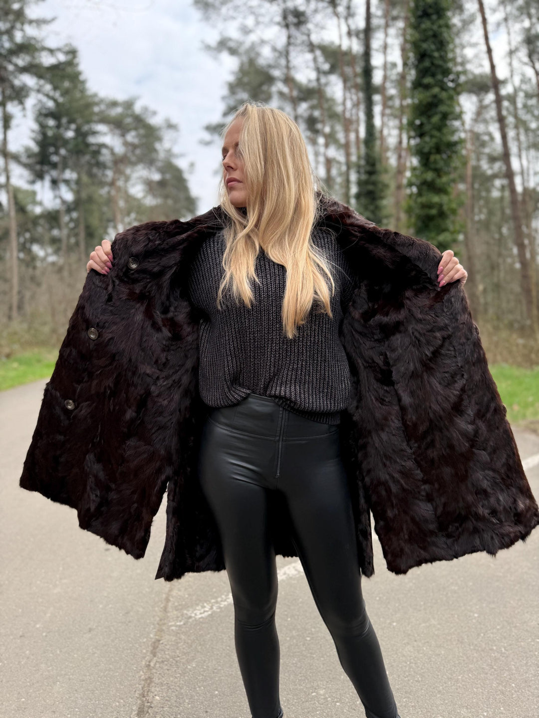 New Double-Sided Brown Mink Fur Coat, Large Size, Never Worn, Real Mink Fur Made with Fur Pieces, Luxurious & Rare Find Mink Fur Coat, Long