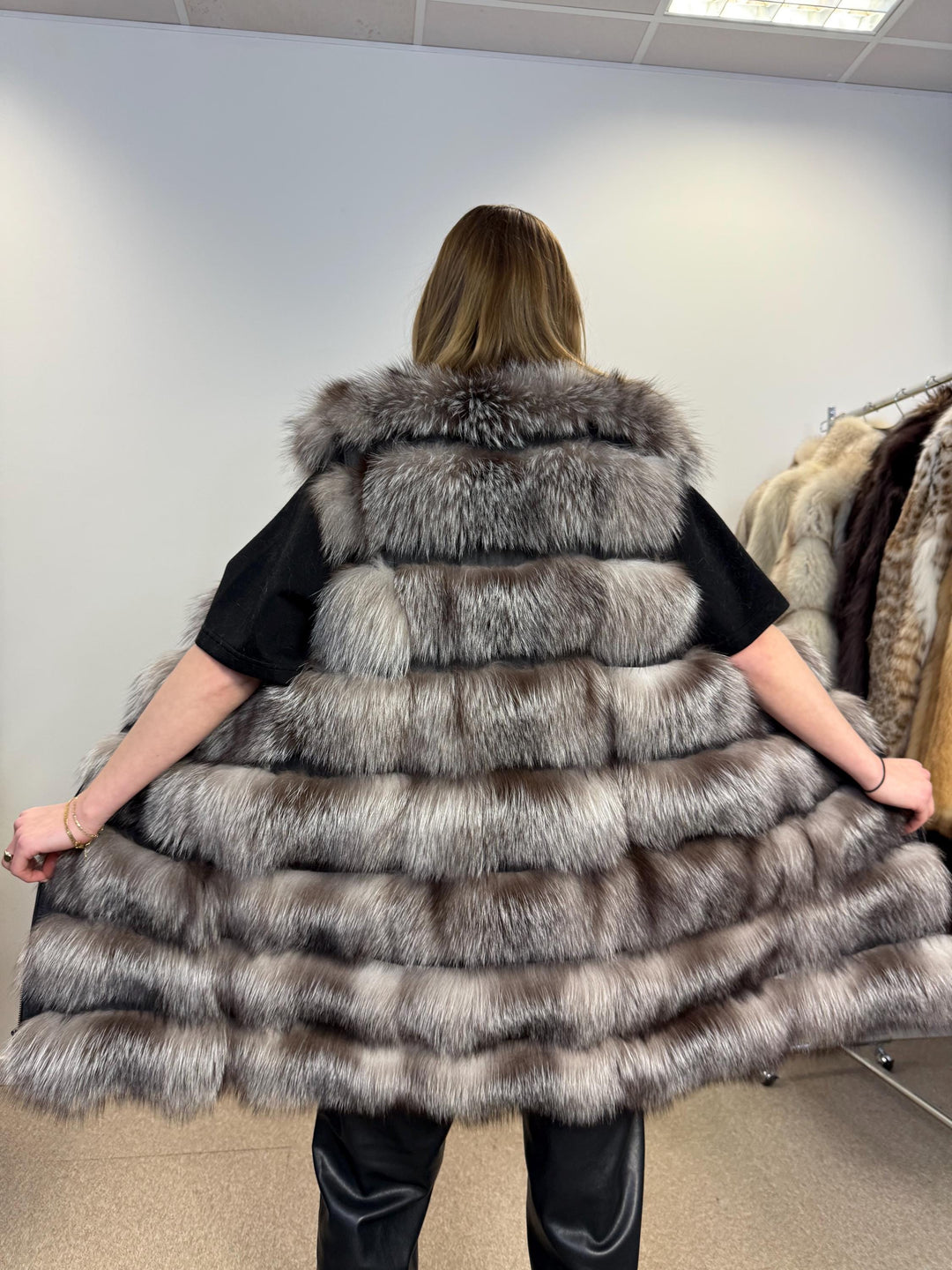 Silver fox fur vest in medium size, real fur vest, new, medium size, fox fur vest