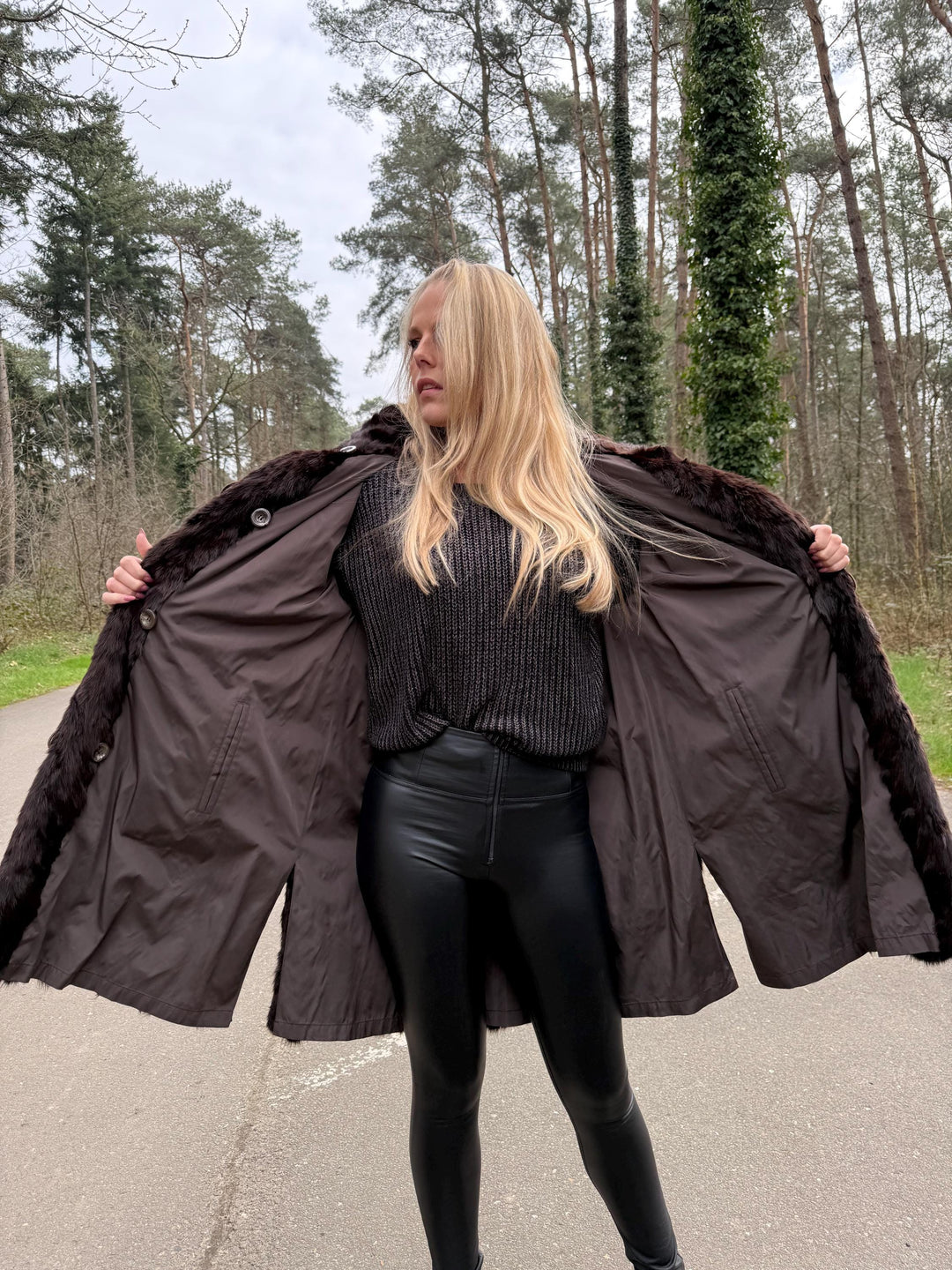 New Double-Sided Brown Mink Fur Coat, Large Size, Never Worn, Real Mink Fur Made with Fur Pieces, Luxurious & Rare Find Mink Fur Coat, Long