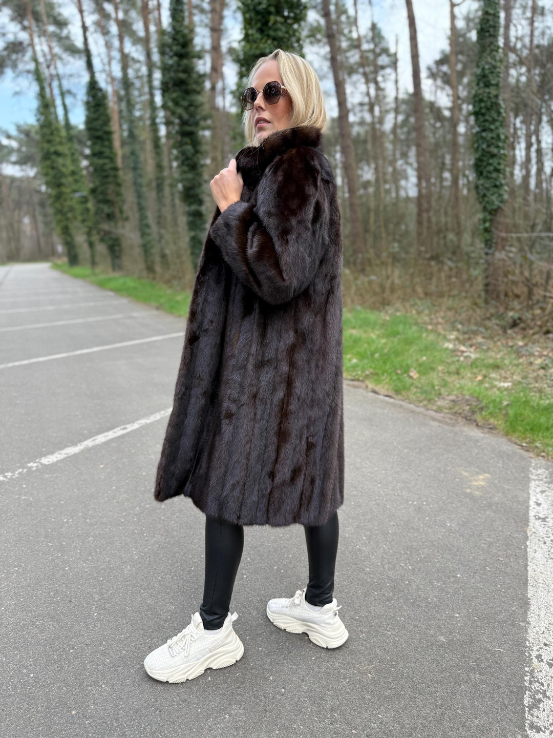Saga Mink Dark Brown Mink Fur Coat, Medium Size, Premium Selected Mink Fur Coat, Soft Thick Mink Fur, Real Brown Mink Fur Coat, High Quality