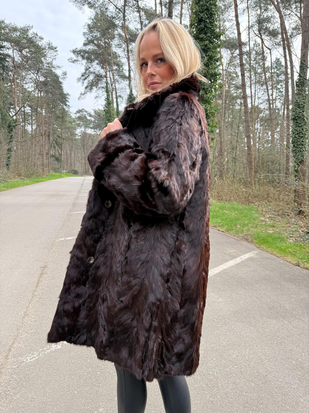 New Double-Sided Brown Mink Fur Coat, Large Size, Never Worn, Real Mink Fur Made with Fur Pieces, Luxurious & Rare Find Mink Fur Coat, Long
