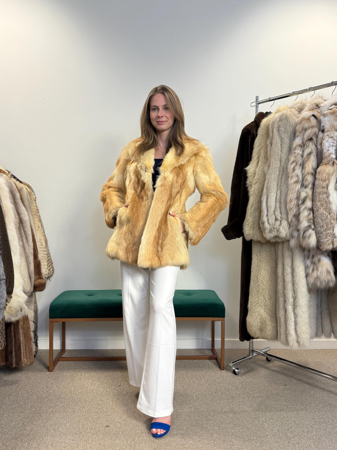 Coyote Fur Jacket, Small Size, Real Fur Coat, Women's Fur Coat, Real Coyote Fur, Real Coyote Jacket, Vintage Fur Coat, Golden Coyote Coat