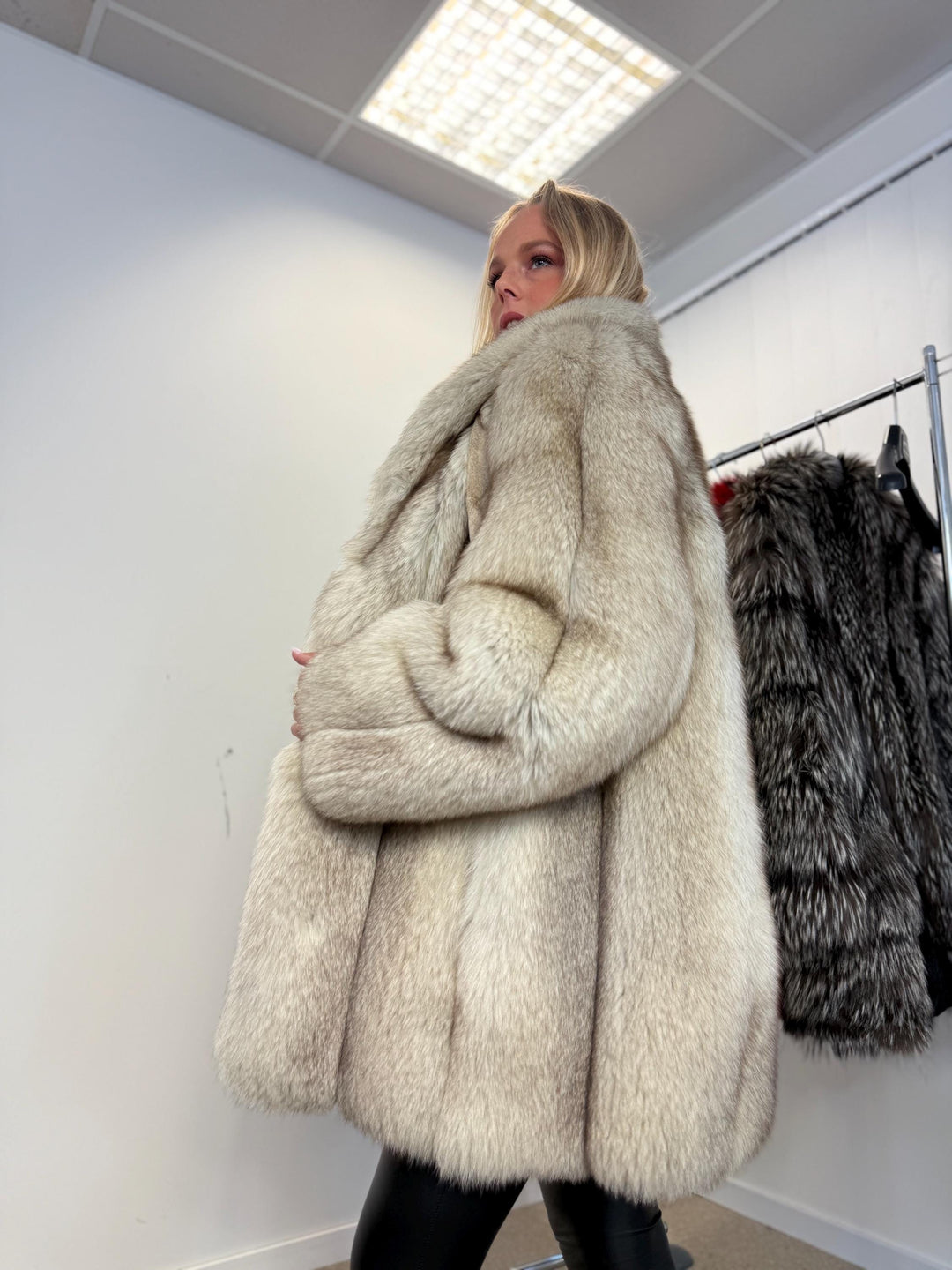Nordic fox fur coat, vintage fox fur coat, real fur coat, real fox fur coat, fox coat women, medium white nordic fox coat, l size, vintage
