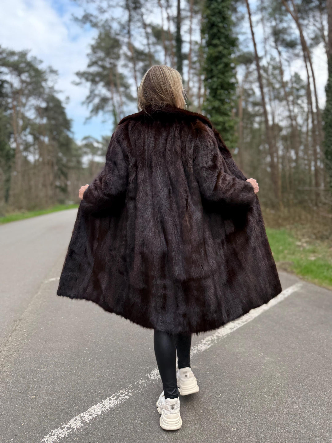 Dark Brown Mink Fur Coat, S/M Size, Long Fur Coat, Real Mink Fur, Luxury High Quality Mink Fur, Thick and Soft Mink Fur Coat, Collared Style