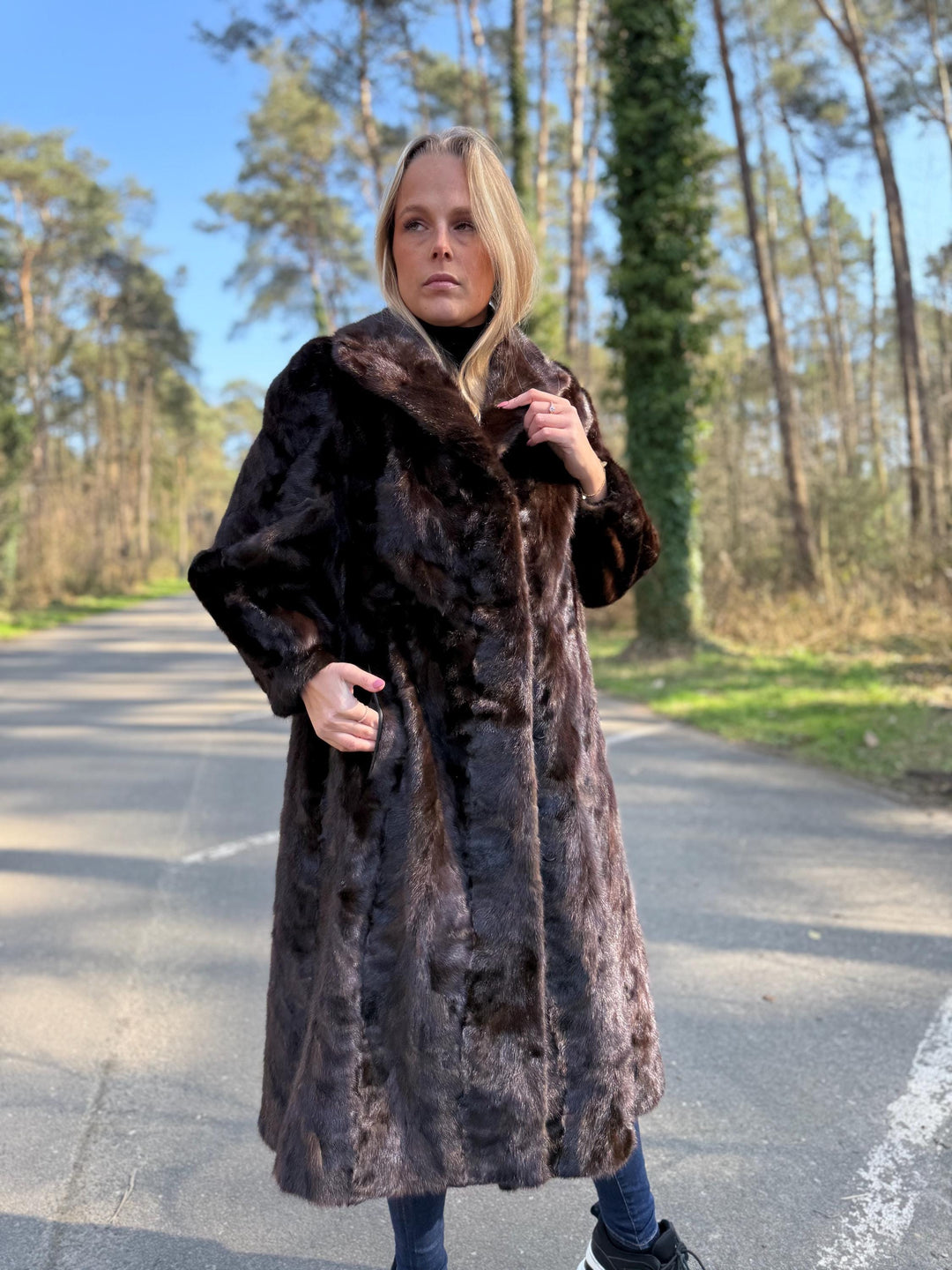 M/L Mink Coat Made with Mink Fur Pieces, Full-Length Fur Coat, Soft and Thick Mink Fur, Classic Vintage Style, Warm and Luxurious Fur Coat