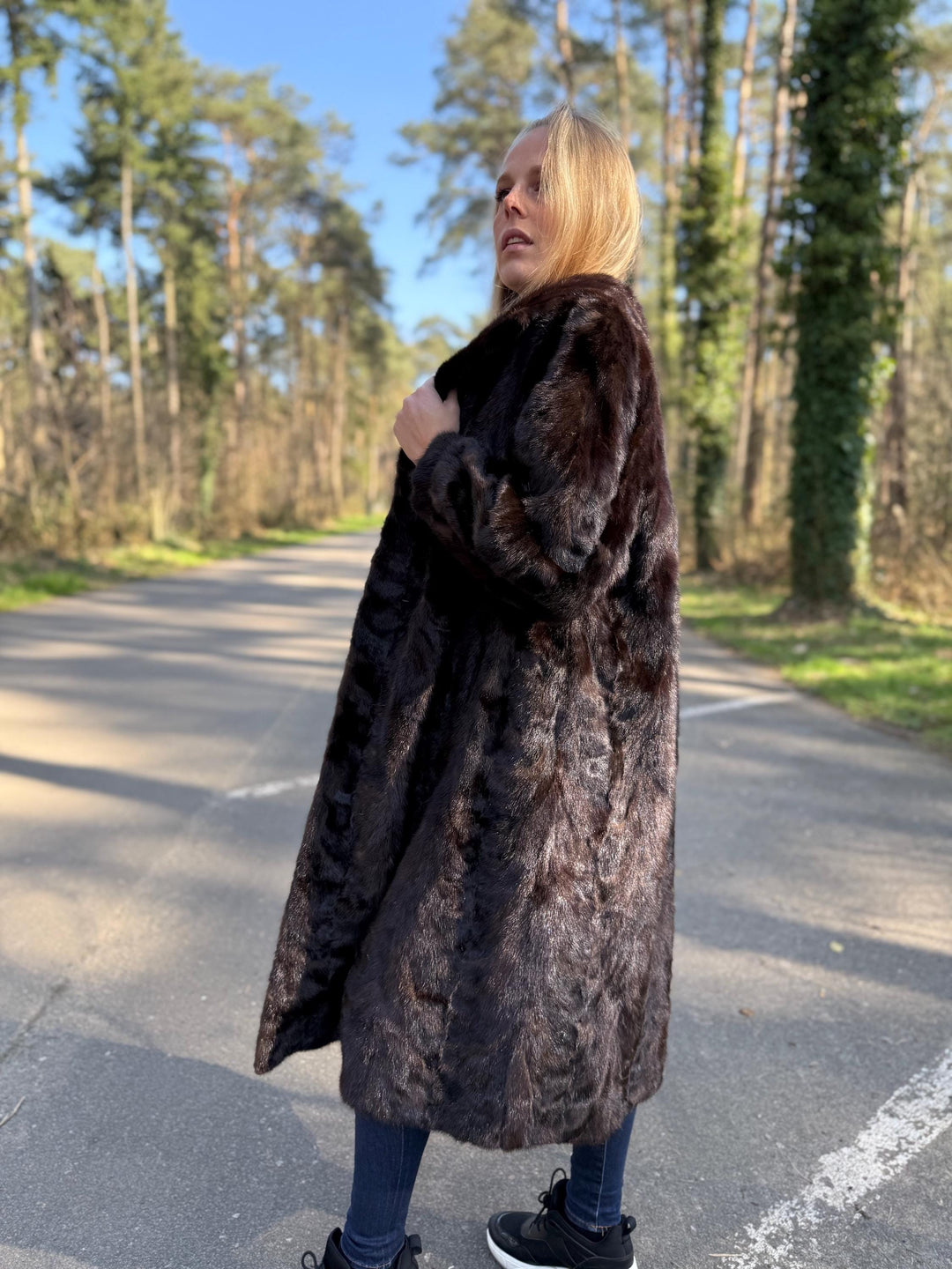 M/L Mink Coat Made with Mink Fur Pieces, Full-Length Fur Coat, Soft and Thick Mink Fur, Classic Vintage Style, Warm and Luxurious Fur Coat