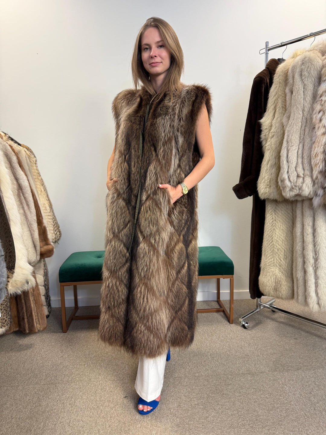 Raccoon Vest, XL Size, Raccoon Fur Vest, Raccoon Vest Women, Real Fur Vest, Brown Raccoon Fur, Vintage Fur Vest, Long Fur Vest, Long Raccoon