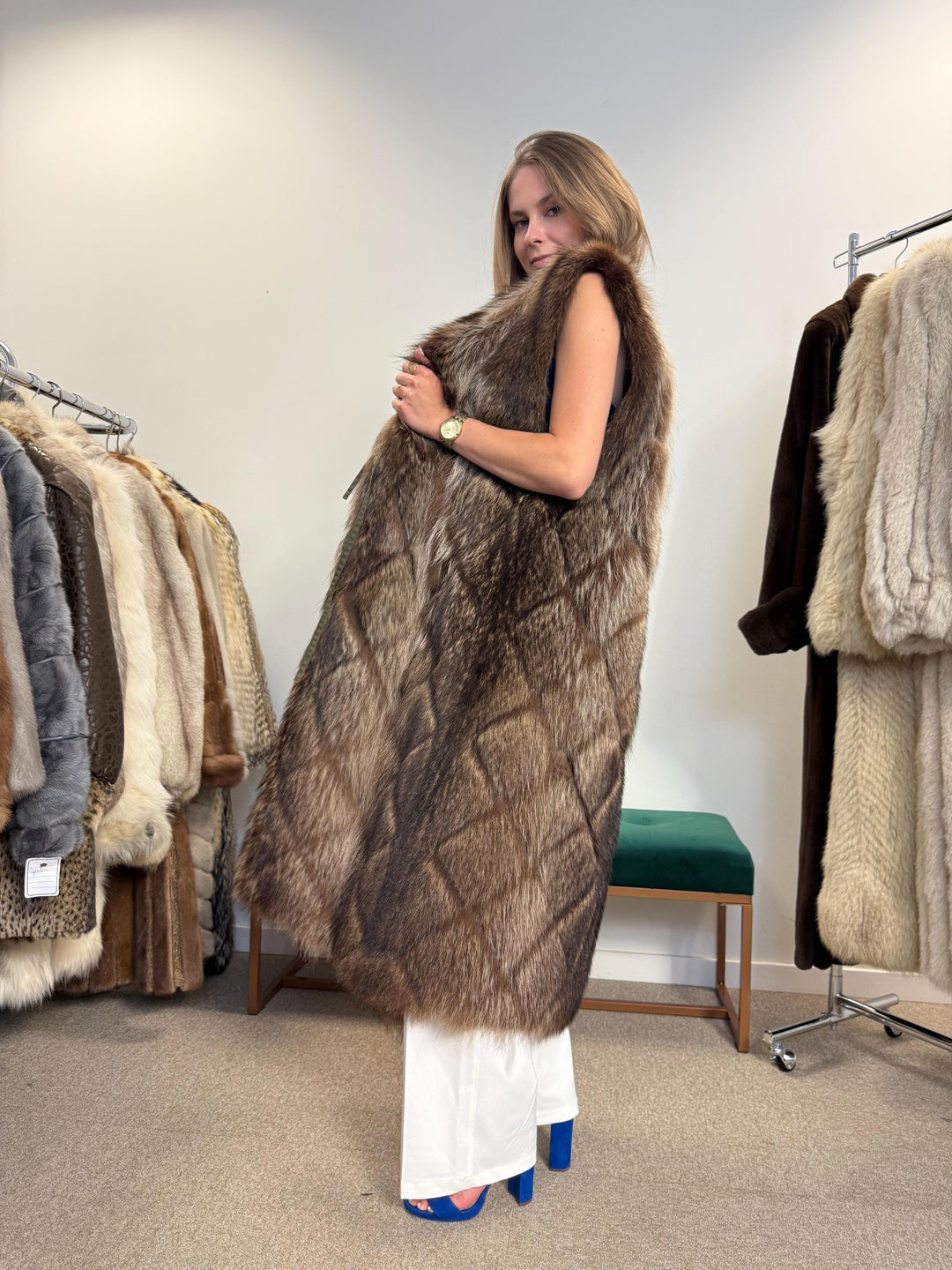 Raccoon Vest, XL Size, Raccoon Fur Vest, Raccoon Vest Women, Real Fur Vest, Brown Raccoon Fur, Vintage Fur Vest, Long Fur Vest, Long Raccoon