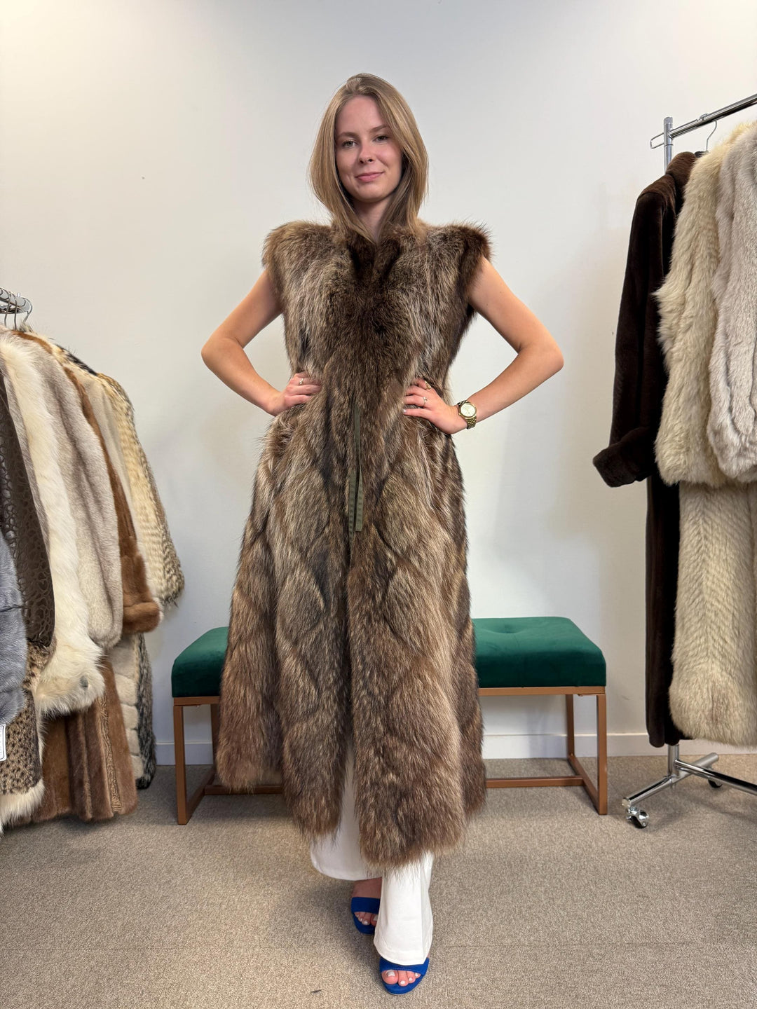 Raccoon Vest, XL Size, Raccoon Fur Vest, Raccoon Vest Women, Real Fur Vest, Brown Raccoon Fur, Vintage Fur Vest, Long Fur Vest, Long Raccoon