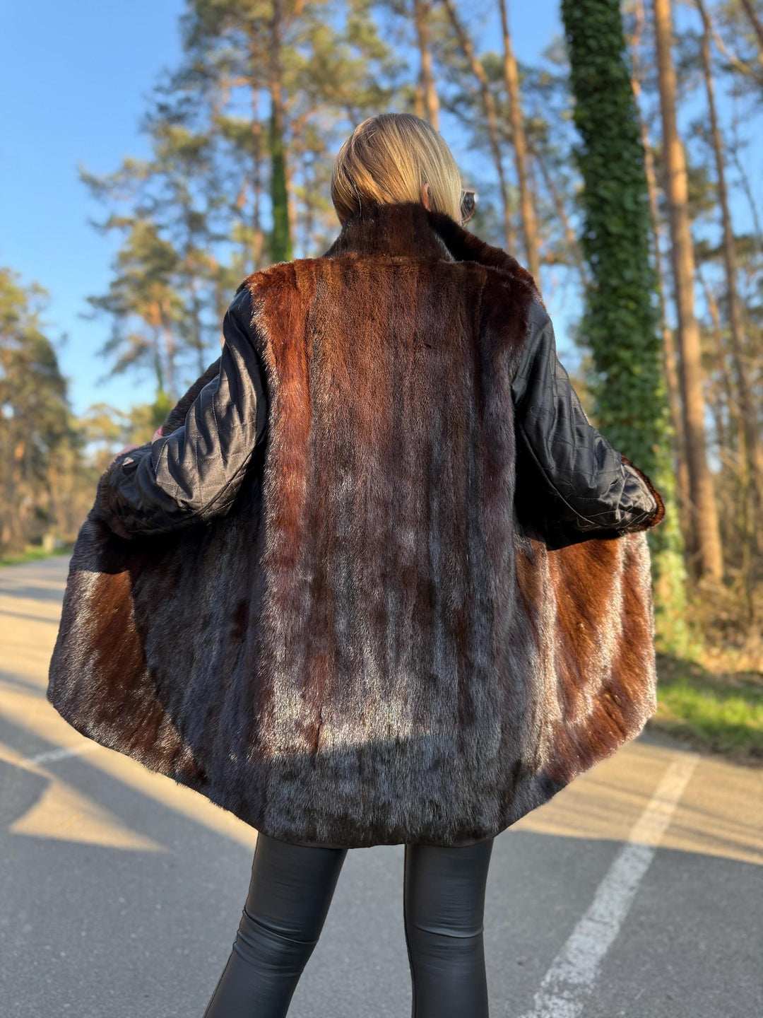 Double Sided Mink Fur Jacket, Medium Size, Rare Find and Excellent Condition Fur, Luxury and Warm Fur Jacket, Perfect for Winter Fur Fashion