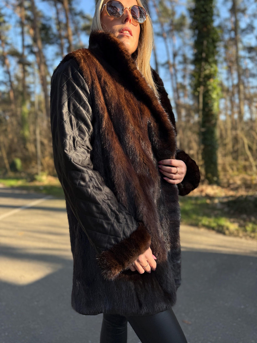 Double Sided Mink Fur Jacket, Medium Size, Rare Find and Excellent Condition Fur, Luxury and Warm Fur Jacket, Perfect for Winter Fur Fashion