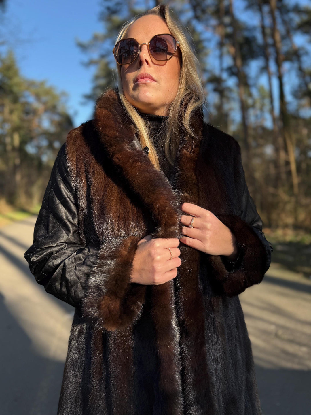 Double Sided Mink Fur Jacket, Medium Size, Rare Find and Excellent Condition Fur, Luxury and Warm Fur Jacket, Perfect for Winter Fur Fashion