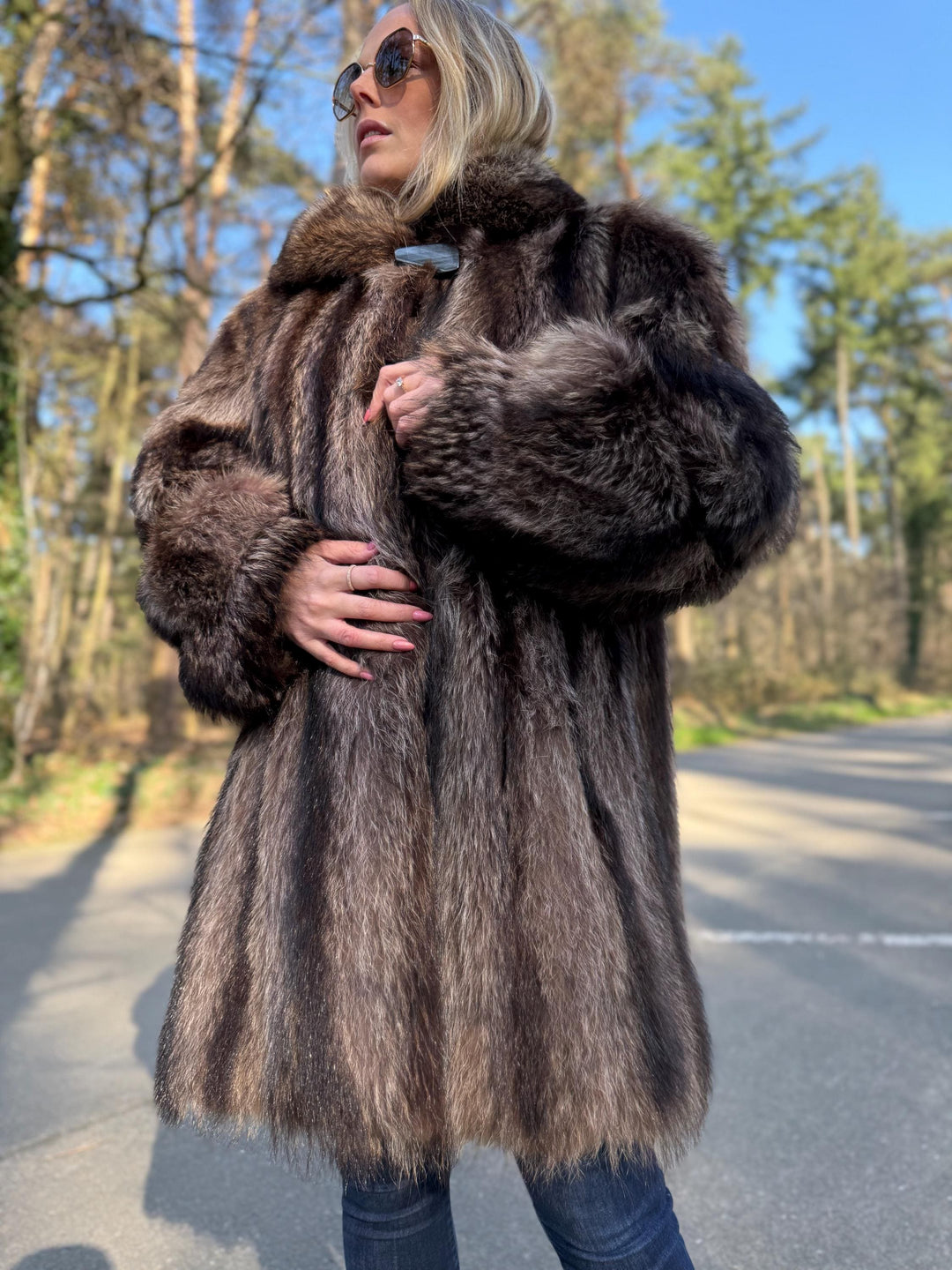 Raccoon Fur Coat, XL Size, Luxurious and Classic Style, Warm & Fluffy Fur Coat, Perfect for Winter Elegance, Soft Raccoon Fur, Vintage Coat