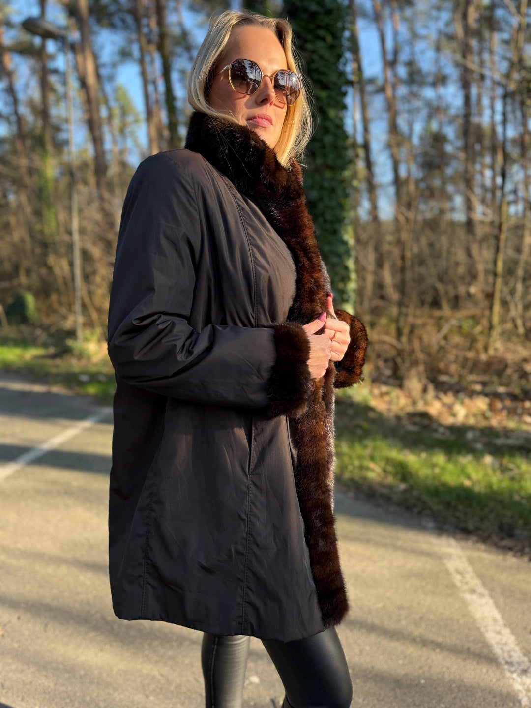 Double Sided Mink Fur Jacket, Medium Size, Rare Find and Excellent Condition Fur, Luxury and Warm Fur Jacket, Perfect for Winter Fur Fashion