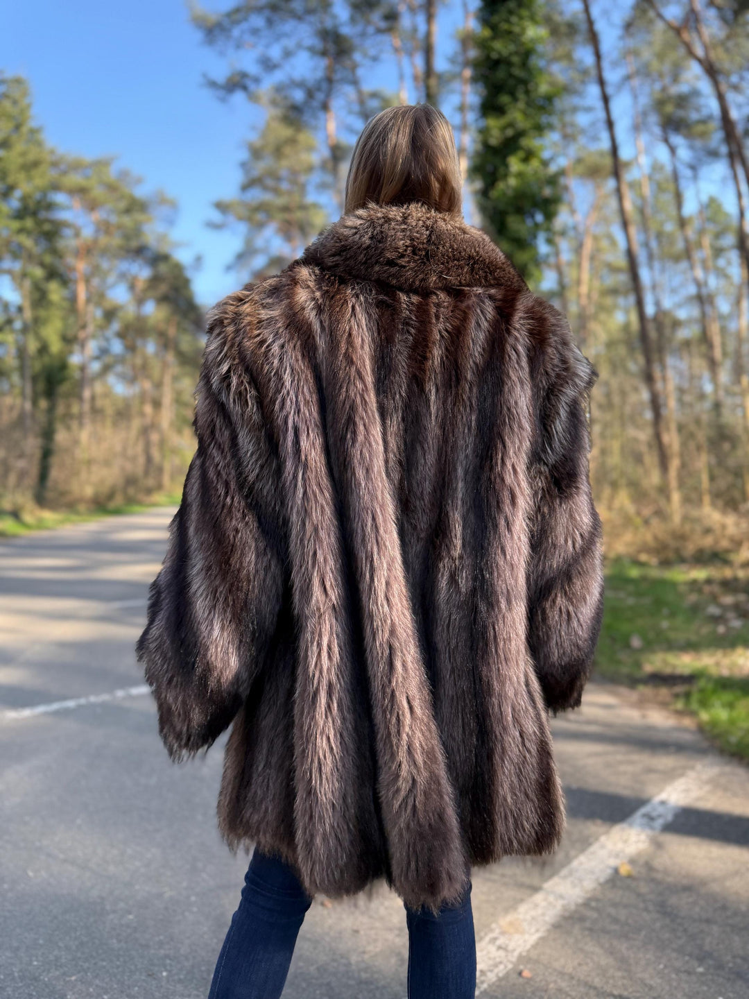 Raccoon Fur Coat, XL Size, Luxurious and Classic Style, Warm & Fluffy Fur Coat, Perfect for Winter Elegance, Soft Raccoon Fur, Vintage Coat