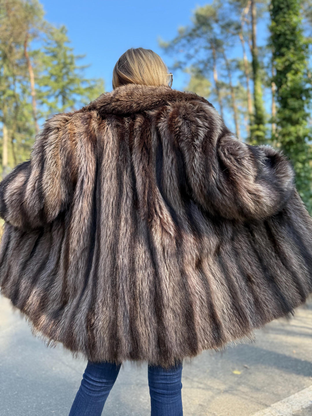 Raccoon Fur Coat, XL Size, Luxurious and Classic Style, Warm & Fluffy Fur Coat, Perfect for Winter Elegance, Soft Raccoon Fur, Vintage Coat
