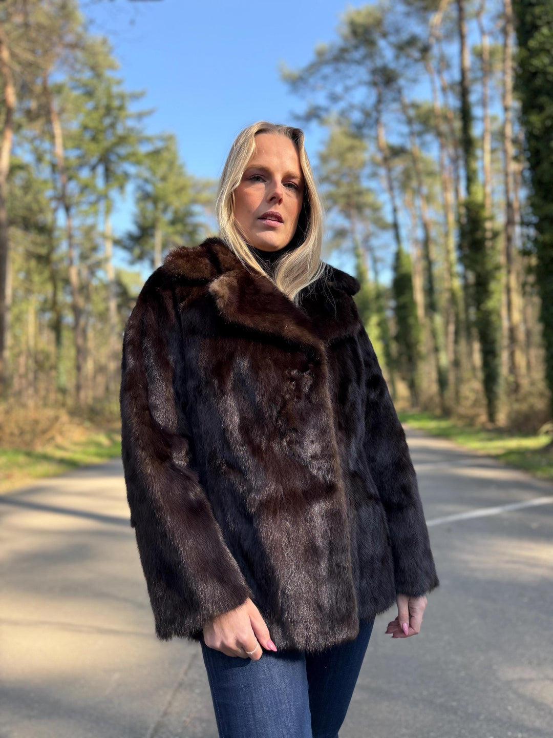Saga Mink Fur Jacket, Medium Size, Real Mink Fur in Natural Brown, Luxuriously Soft and Elegant, Vintage Rare Find, Real Fur Jacket, Mink