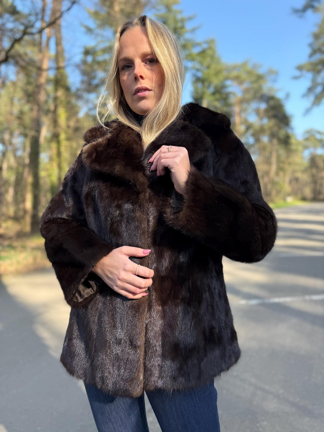 Saga Mink Fur Jacket, Medium Size, Real Mink Fur in Natural Brown, Luxuriously Soft and Elegant, Vintage Rare Find, Real Fur Jacket, Mink