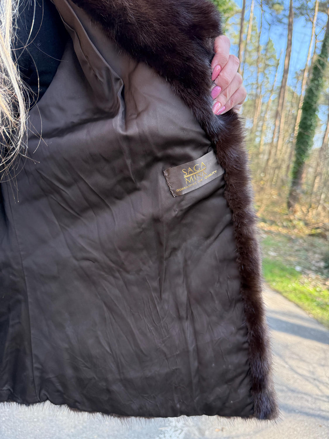 Saga Mink Fur Jacket, Medium Size, Real Mink Fur in Natural Brown, Luxuriously Soft and Elegant, Vintage Rare Find, Real Fur Jacket, Mink