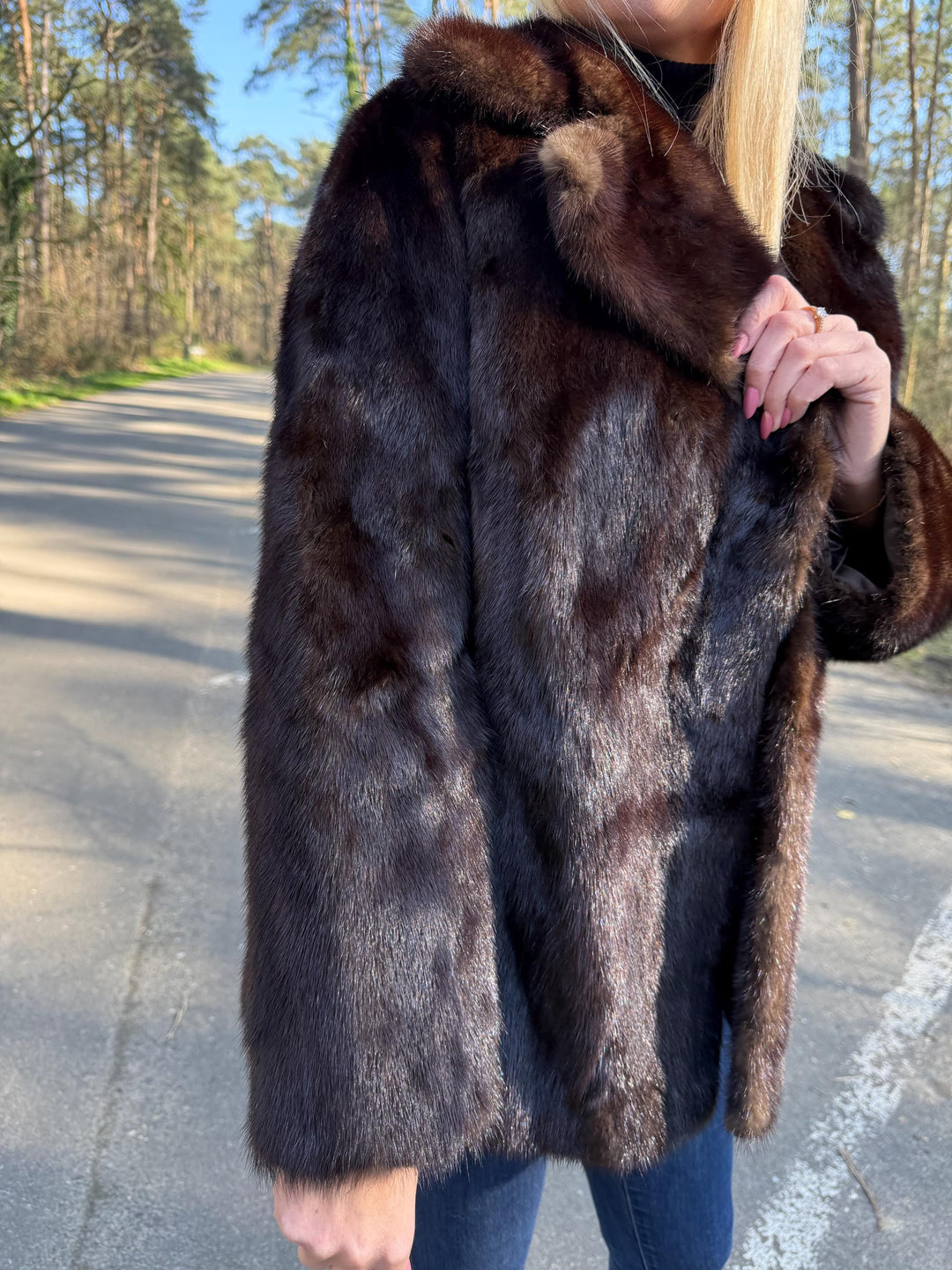 Saga Mink Fur Jacket, Medium Size, Real Mink Fur in Natural Brown, Luxuriously Soft and Elegant, Vintage Rare Find, Real Fur Jacket, Mink