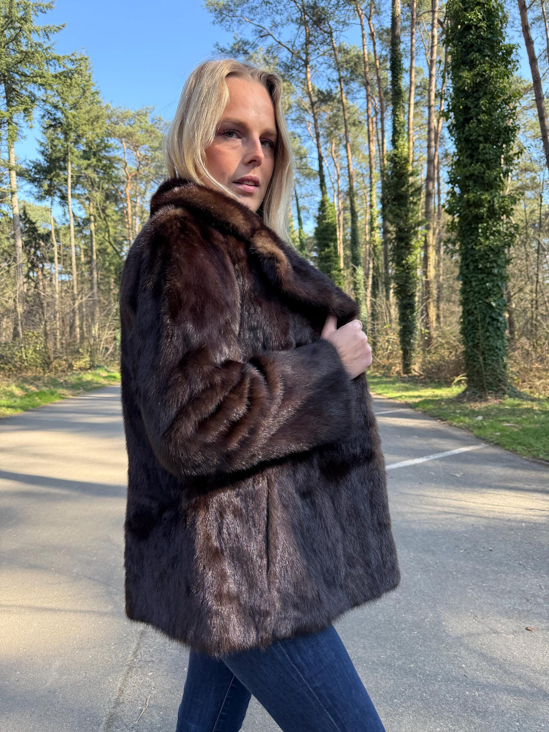 Saga Mink Fur Jacket, Medium Size, Real Mink Fur in Natural Brown, Luxuriously Soft and Elegant, Vintage Rare Find, Real Fur Jacket, Mink
