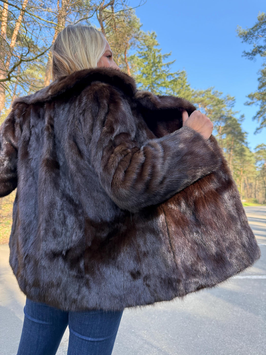 Saga Mink Fur Jacket, Medium Size, Real Mink Fur in Natural Brown, Luxuriously Soft and Elegant, Vintage Rare Find, Real Fur Jacket, Mink
