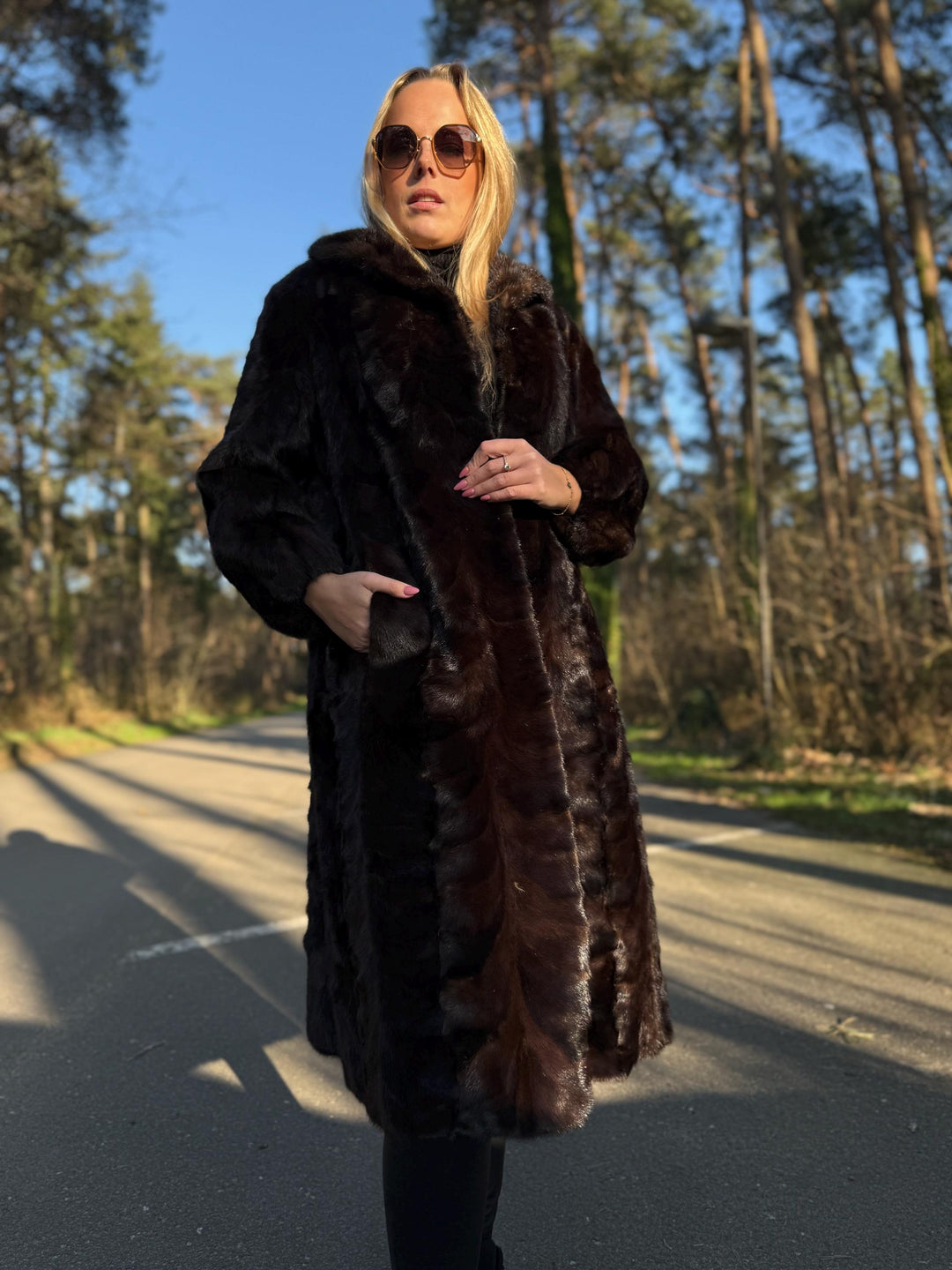 Mink Coat in Natural Brown Color, Medium Size, Long Fur Coat, Real Mink Fur, Elegant & Timeless Women's Outerwear, Thick Soft Mink Fur Coat