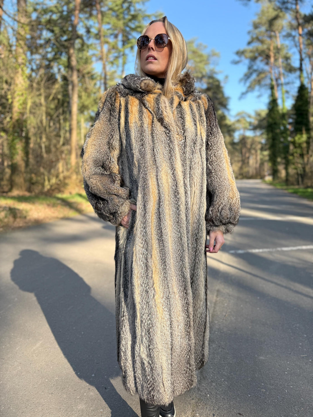 Long Swinger Grey Fox Fur Coat - XL Size, Premium Quality Fur Coat, Excellent Condition, Luxurious & Stylish Women's Fur Coat, Real Fox Fur
