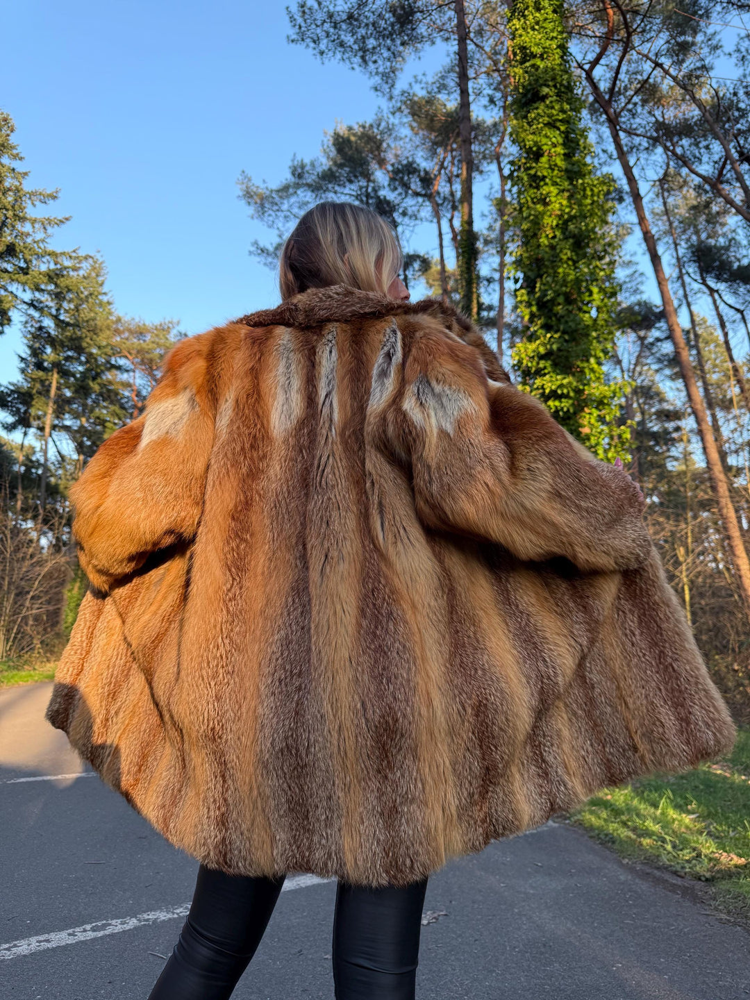 Red Fox Fur Coat with Brown Lining, Large Size, Real Fox Fur, Vintage Style, Luxury Women's Coat, Elegant Outerwear, Warm Red Fox Fur Coat