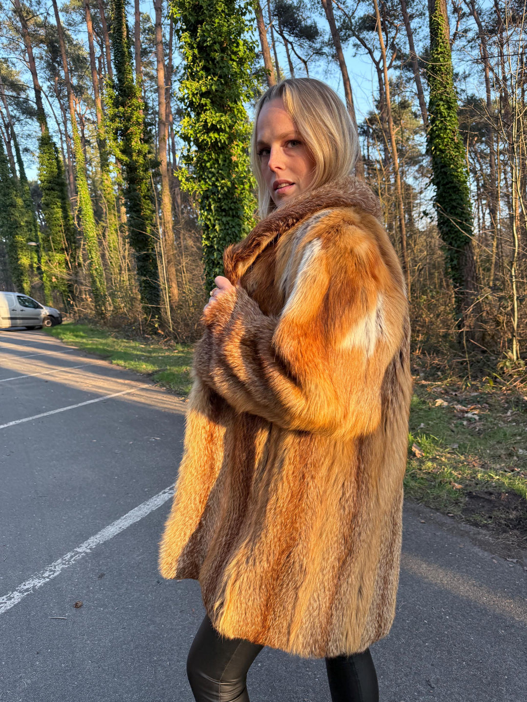 Red Fox Fur Coat with Brown Lining, Large Size, Real Fox Fur, Vintage Style, Luxury Women's Coat, Elegant Outerwear, Warm Red Fox Fur Coat