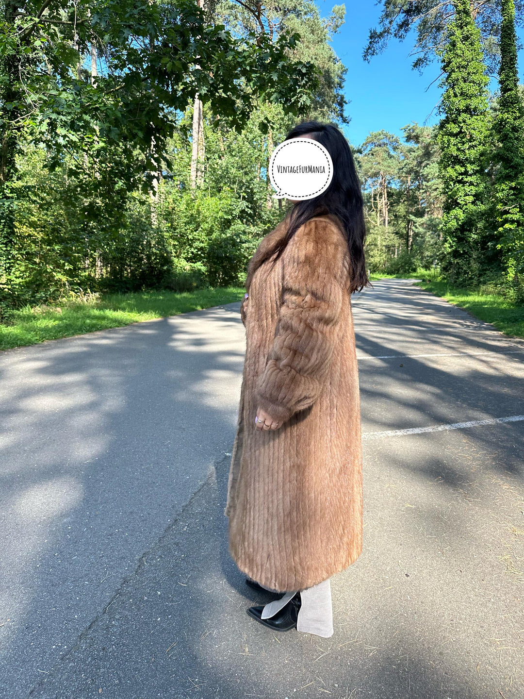 Full Length Brown Fur Coat in L/XL Size, Classic Vintage Style, Real Fur Coat, Soft & Warm, Elegant and Timeless Design, Perfect for Winter