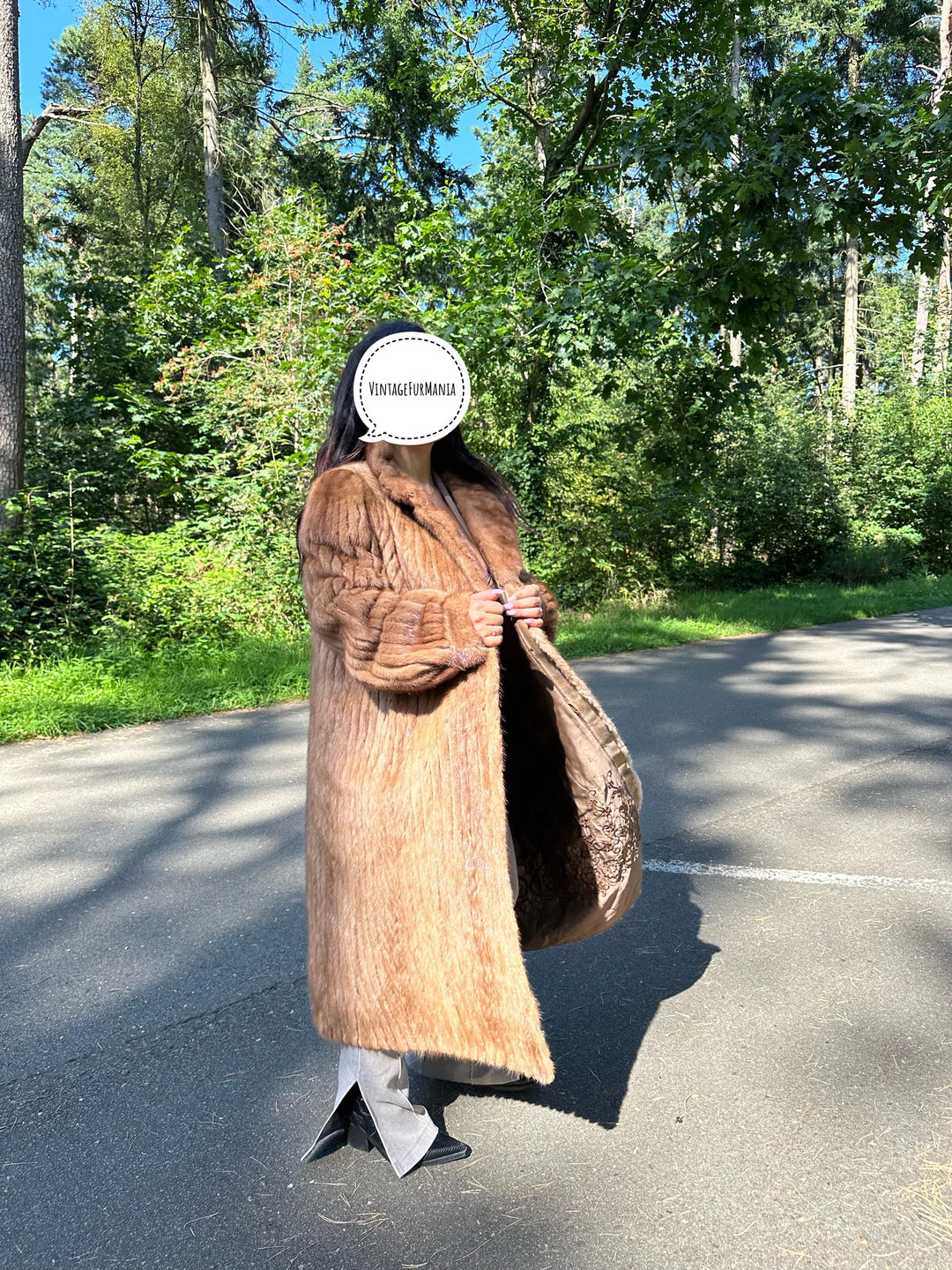 Full Length Brown Fur Coat in L/XL Size, Classic Vintage Style, Real Fur Coat, Soft & Warm, Elegant and Timeless Design, Perfect for Winter