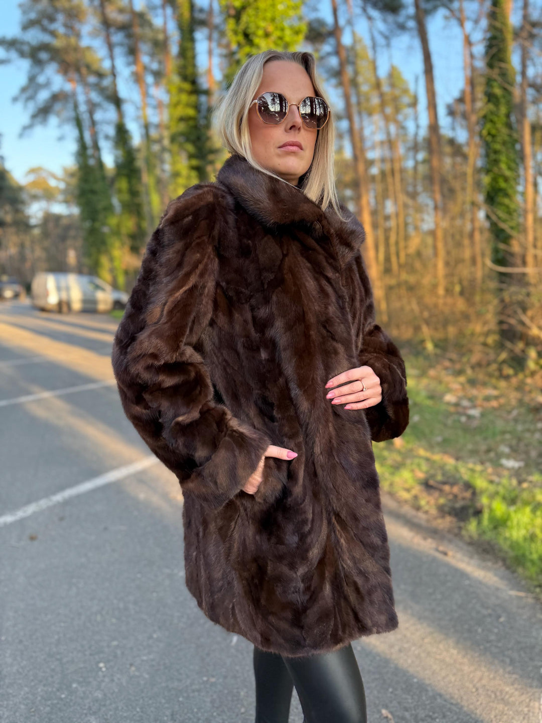 Natural Brown XL Mink Fur Jacket Made with Pieces, High-Quality Mink Fur, Soft and Luxurious, Excellent Condition, Classic and Elegant Style
