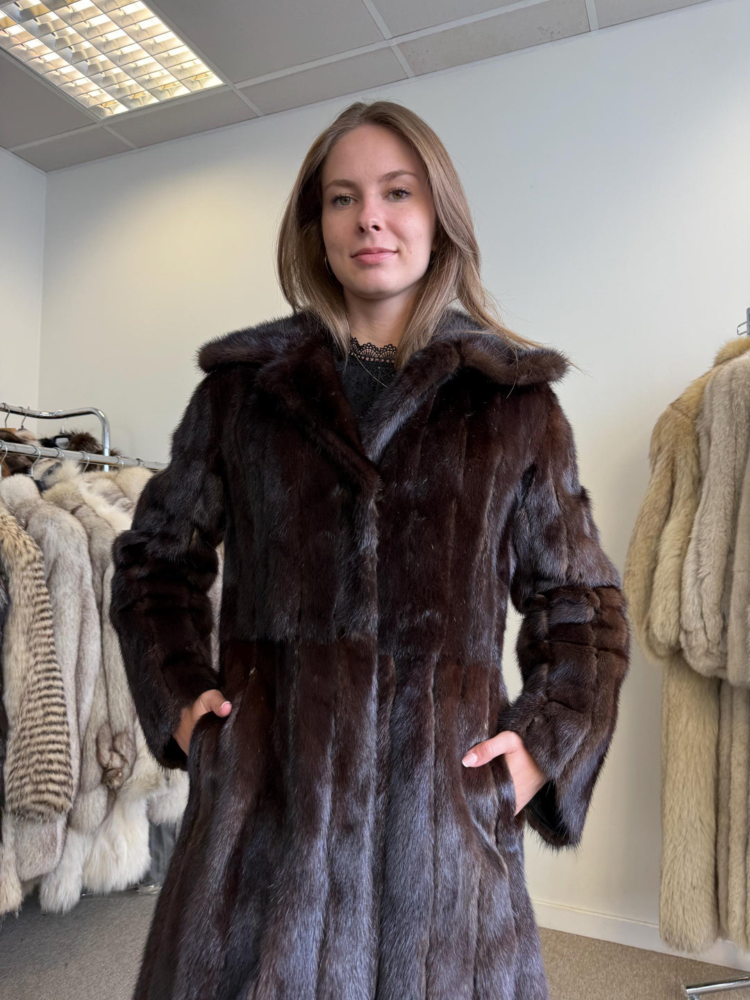 Brown Saga Mink Coat, Medium Size, Mink Coat Women, Real Mink Fur, Fur Coat, Real Fur Coat, Vintage Fur Coat, Brown Mink Fur, Mink Fur Coat