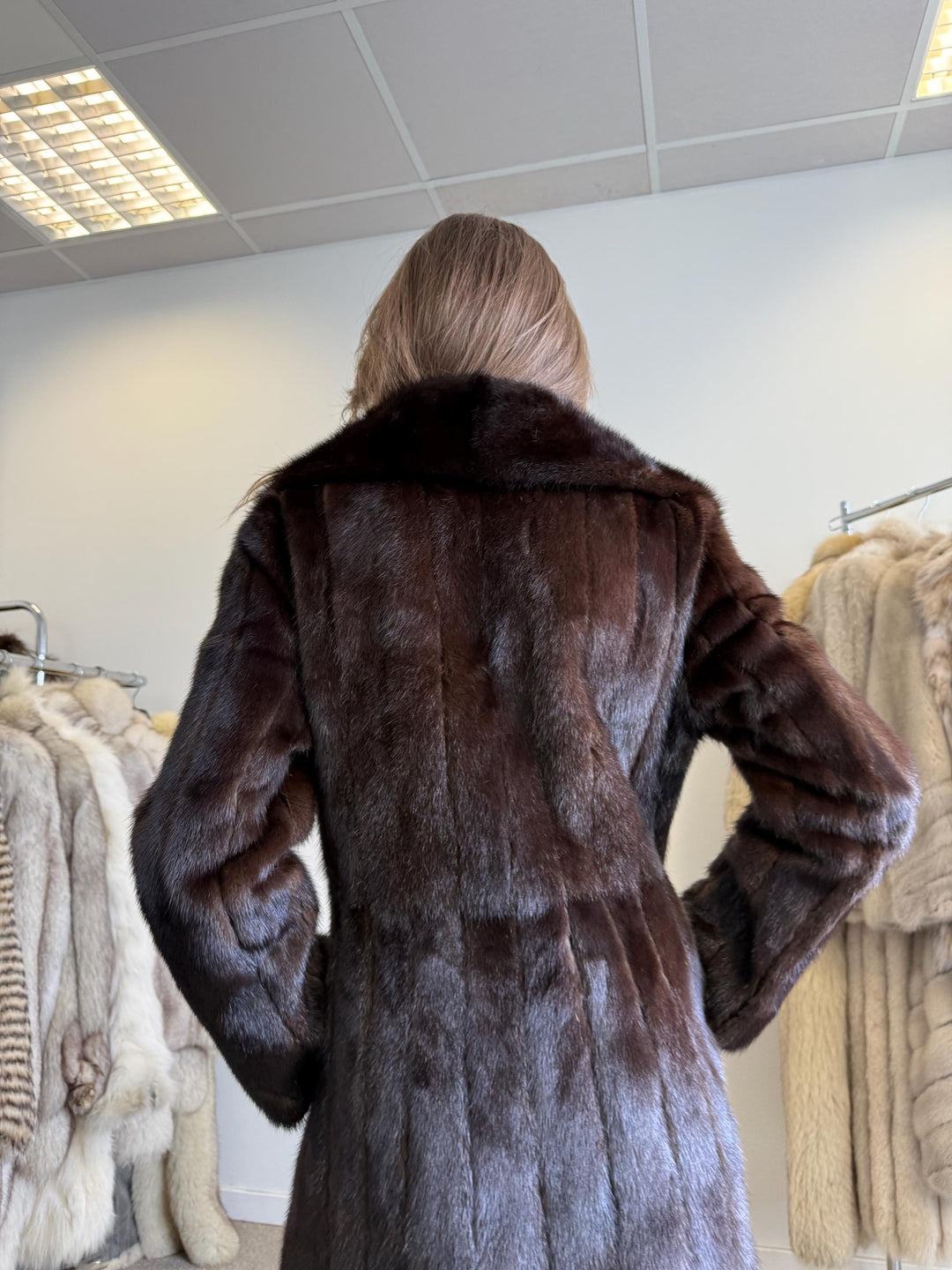 Brown Saga Mink Coat, Medium Size, Mink Coat Women, Real Mink Fur, Fur Coat, Real Fur Coat, Vintage Fur Coat, Brown Mink Fur, Mink Fur Coat